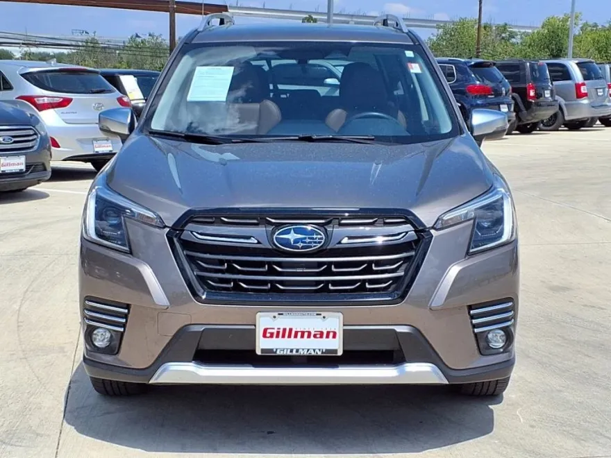 2023 Subaru Forester Touring photo 1