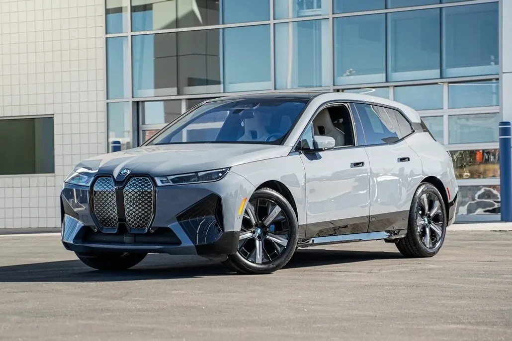 2025 Bmw iX photo 1