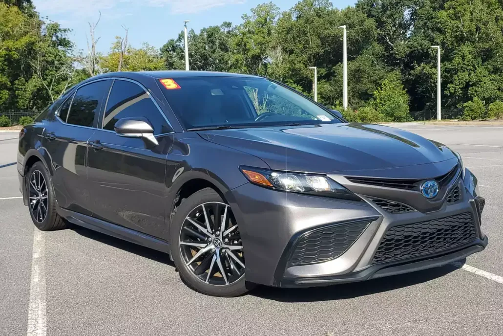 2023 Toyota Camry Hybrid SE photo 1