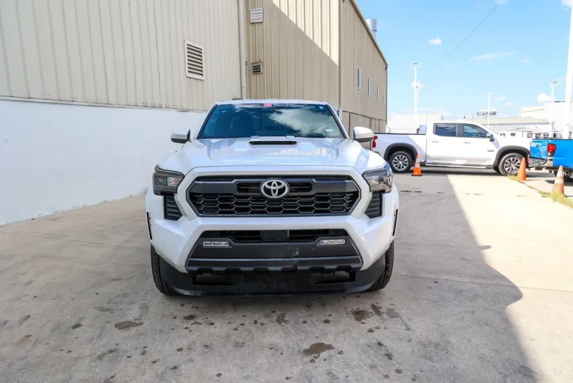 2024 Toyota Tacoma TRD Sport photo 1
