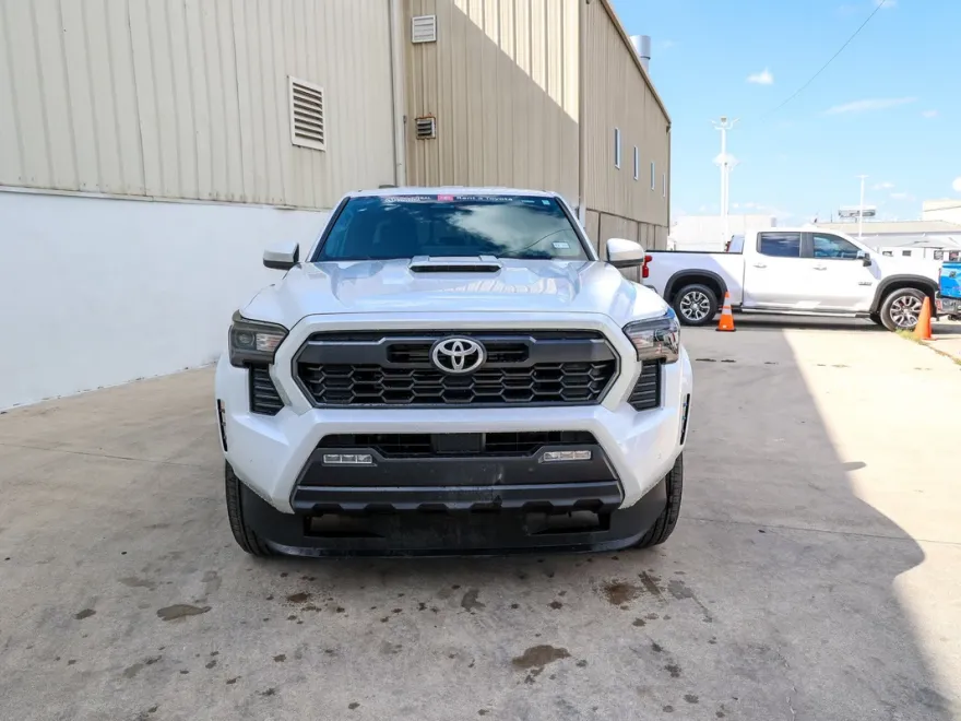 2024 Toyota Tacoma TRD Sport photo 1