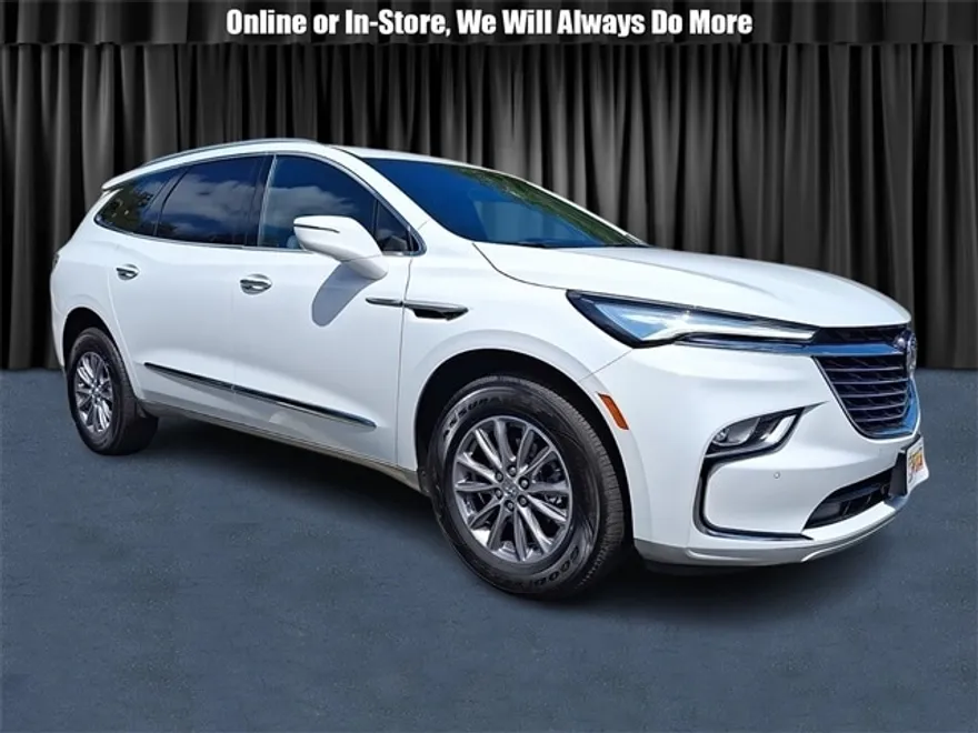 2024 Buick Enclave Essence photo 1