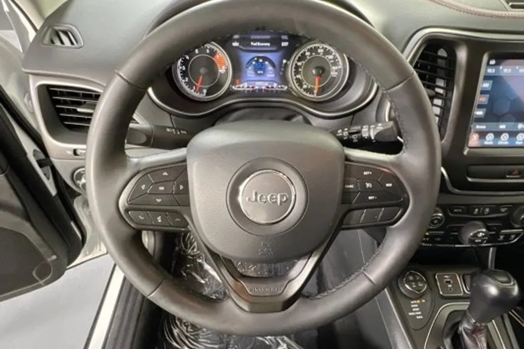 2022 Jeep Cherokee Trailhawk photo 1