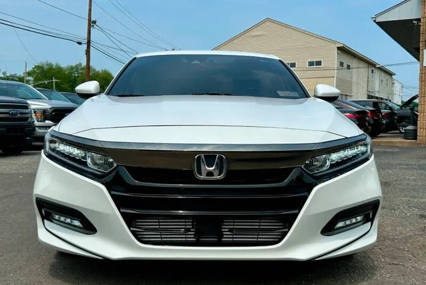 2019 Honda Accord Sport photo 1
