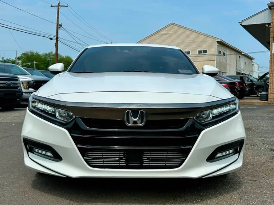 2019 Honda Accord Sport photo 1
