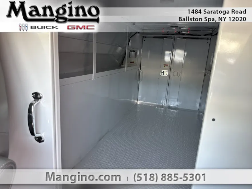 2025 Gmc Savana Cutaway 3500 photo 1