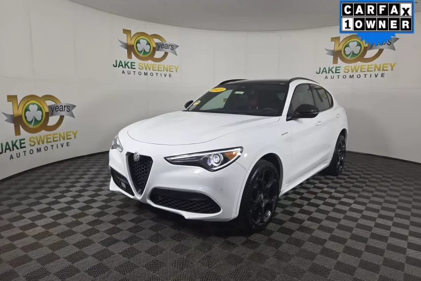 2023 Alfa Romeo Stelvio Ti photo 1