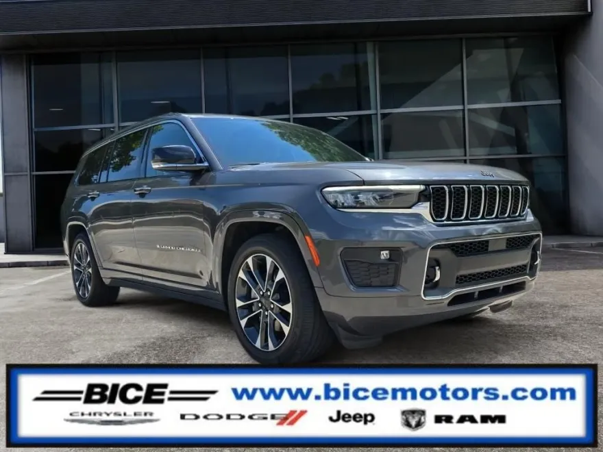 2023 Jeep Grand Cherokee Overland photo 1