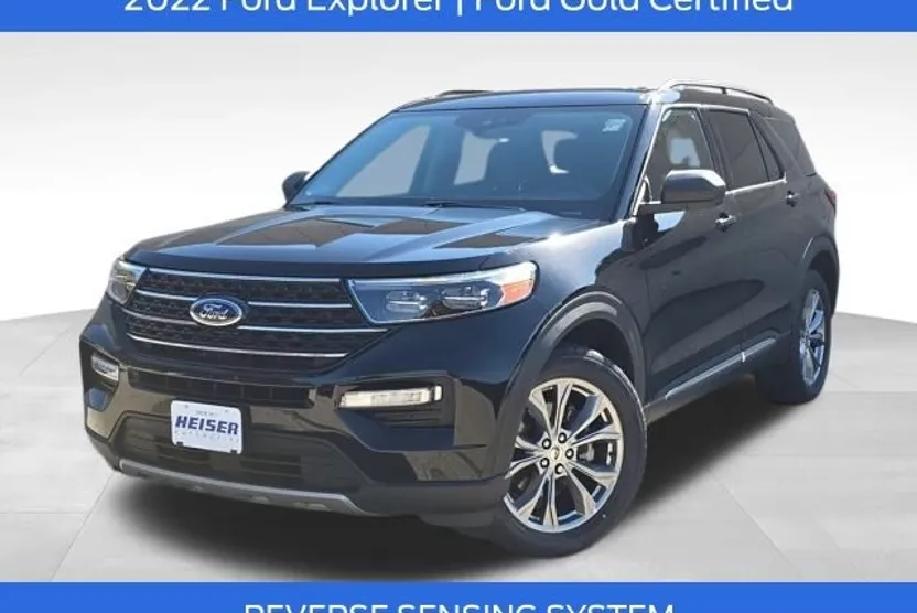 2022 Ford Explorer XLT photo 1