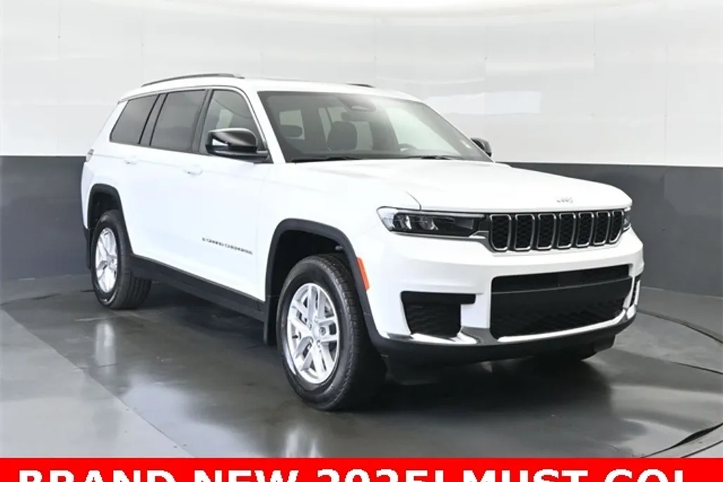 2025 Jeep Grand Cherokee Laredo photo 1