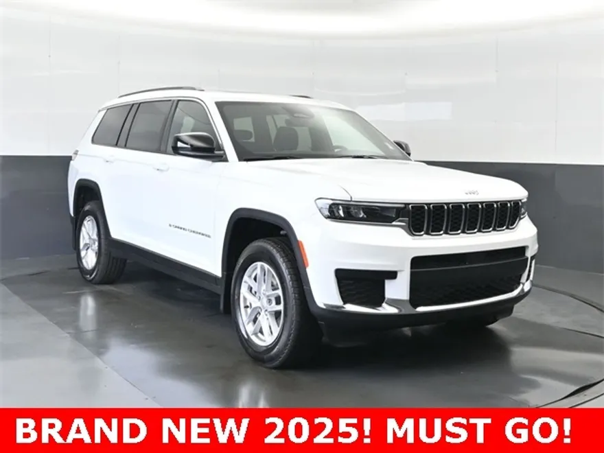 2025 Jeep Grand Cherokee Laredo photo 1