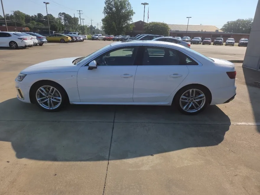 2024 Audi A4 45 S line Premium Plus photo 1