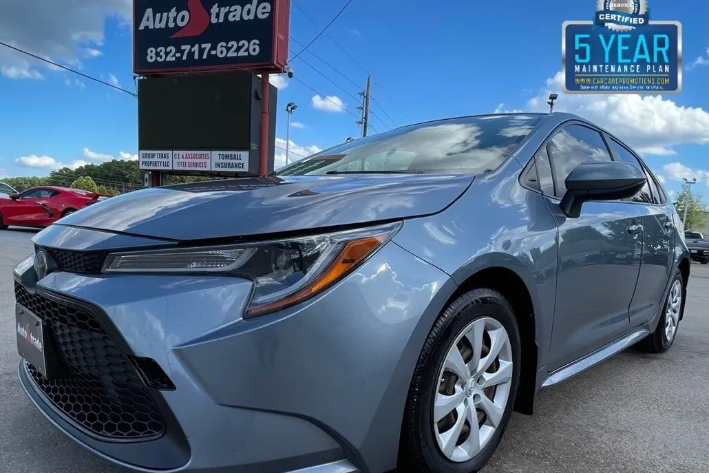 2020 Toyota Corolla LE photo 1