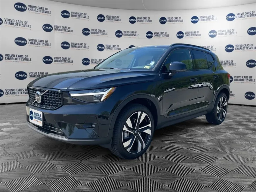 2024 Volvo XC40 Ultimate photo 1