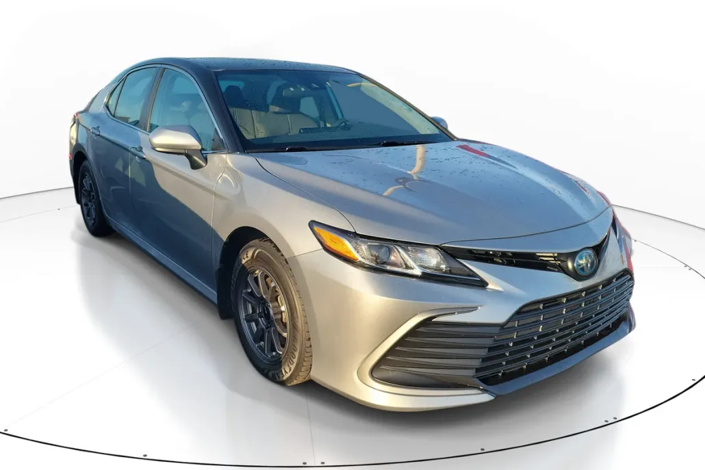 2021 Toyota Camry Hybrid LE photo 1