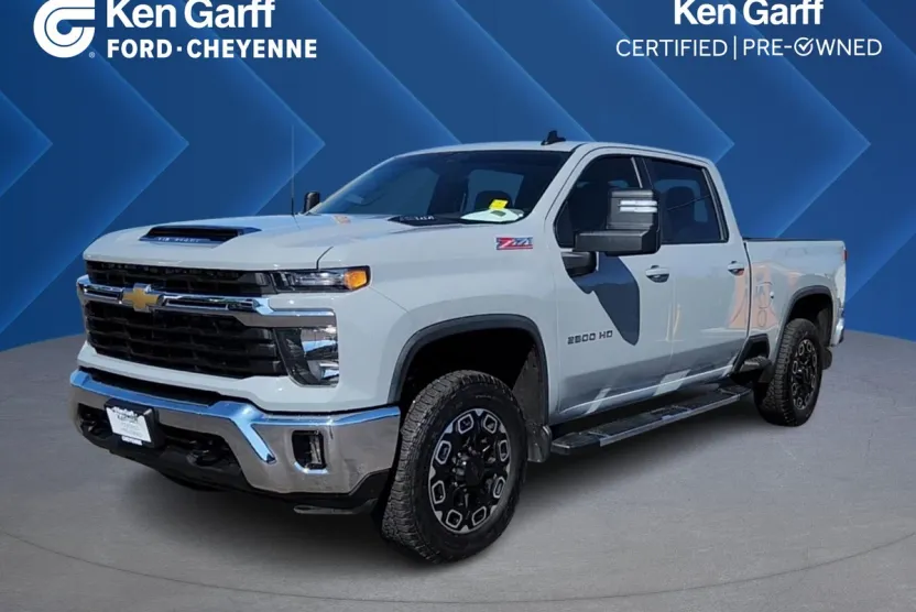 2024 Chevrolet Silverado 2500HD LT photo 1
