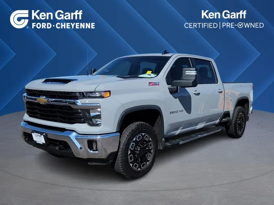 2024 Chevrolet Silverado 2500HD LT photo 1