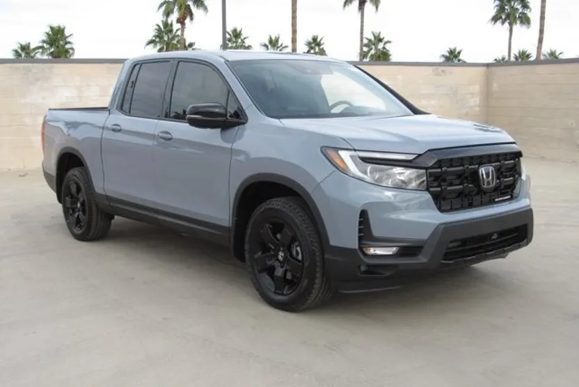 2025 Honda Ridgeline Black Edition photo 1