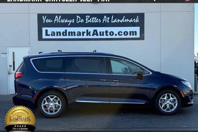 2019 Chrysler Pacifica Touring Plus photo 1