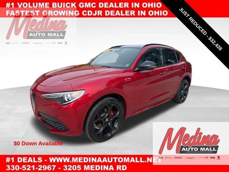 2023 Alfa Romeo Stelvio Ti photo 1