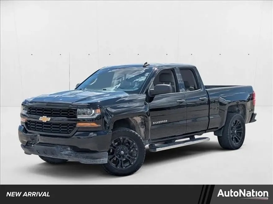 2019 Chevrolet Silverado 1500 Custom photo 1