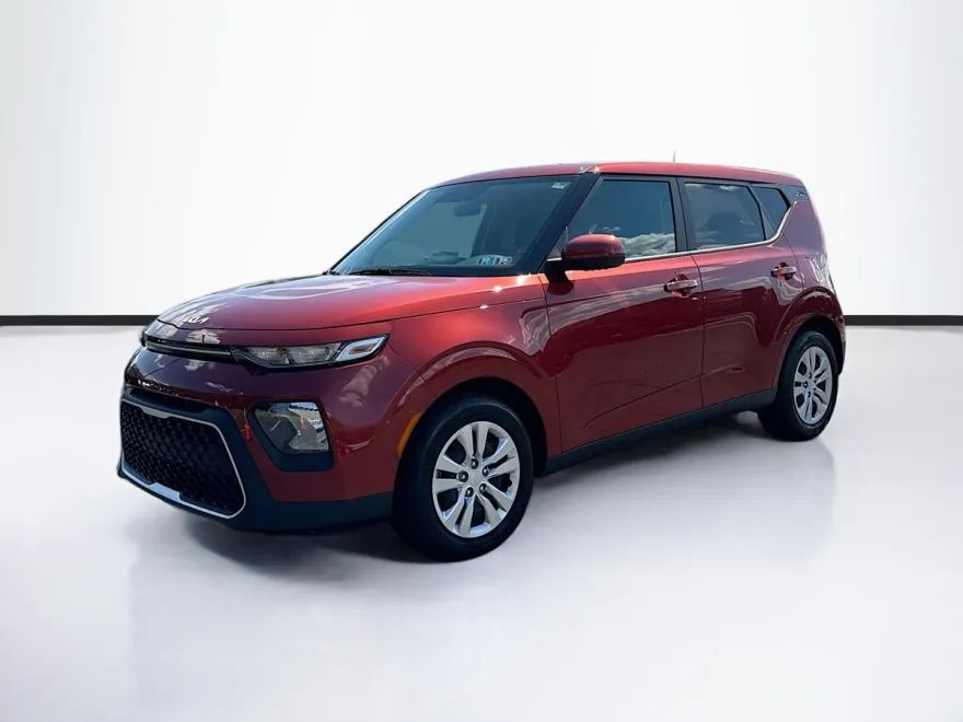 2022 Kia Soul LX photo 1