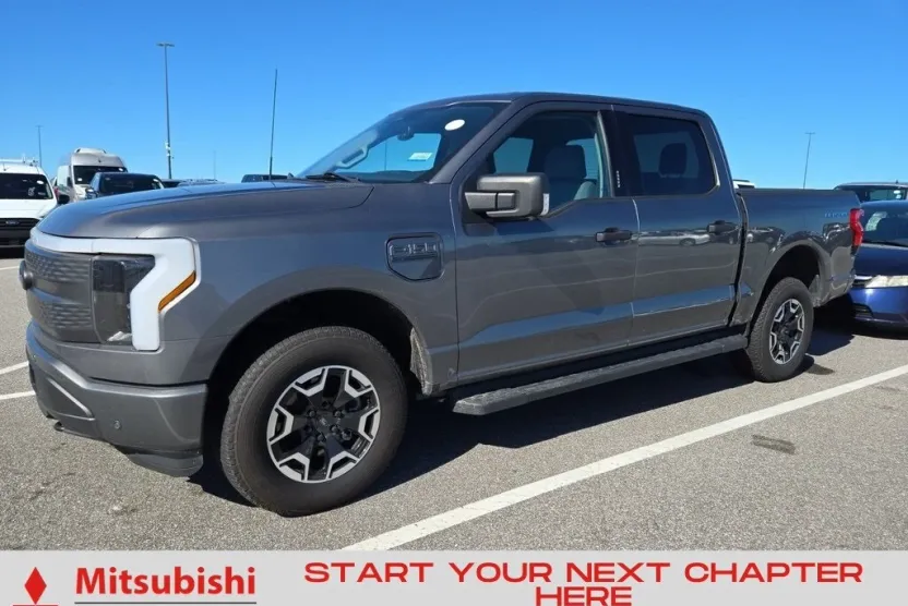 2023 Ford F-150 Lightning XLT photo 1
