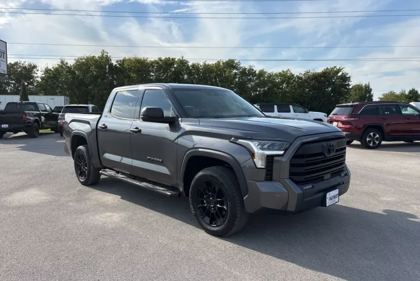 2023 Toyota Tundra SR5 photo 1