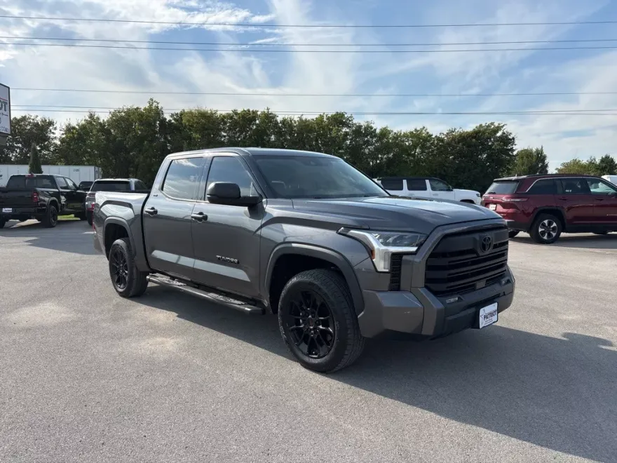 2023 Toyota Tundra SR5 photo 1