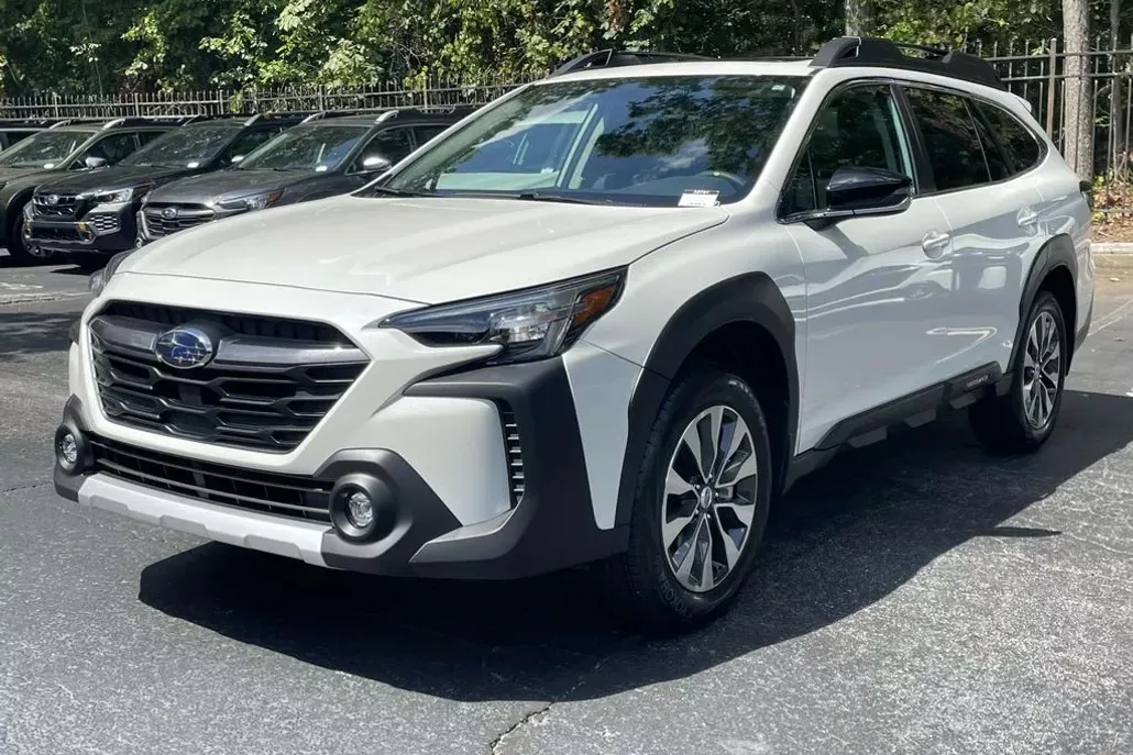2025 Subaru Outback Limited photo 1