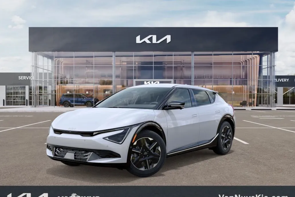 2025 Kia EV6 Wind photo 1
