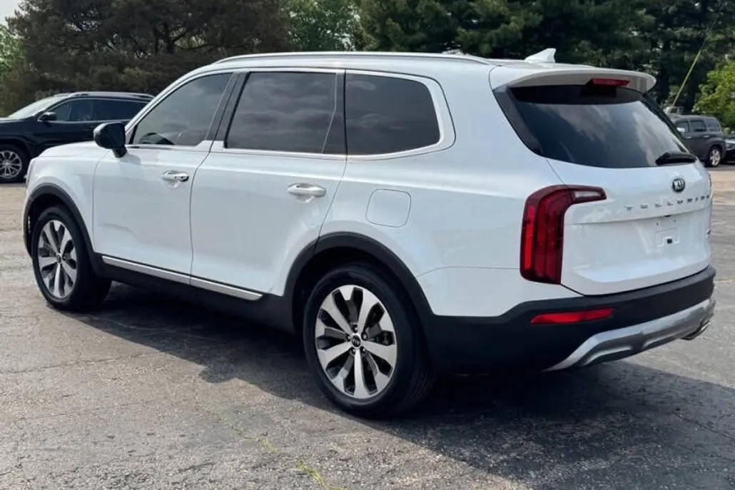 2020 Kia Telluride S photo 1