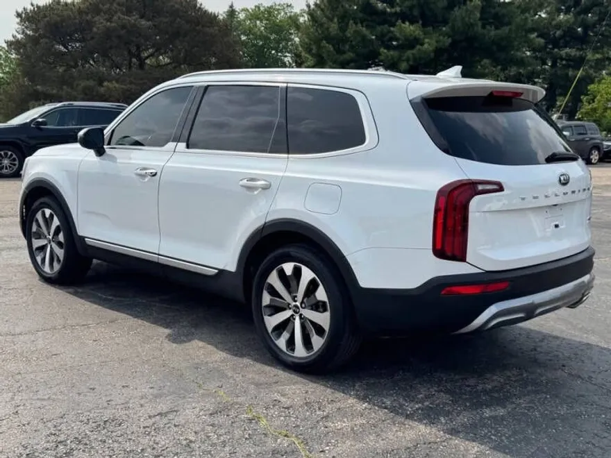 2020 Kia Telluride S photo 1