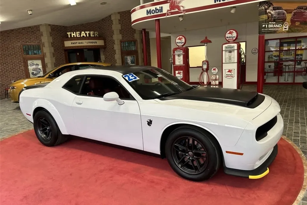 2023 Dodge Challenger SRT8 Hellcat Redeye Widebody photo 1