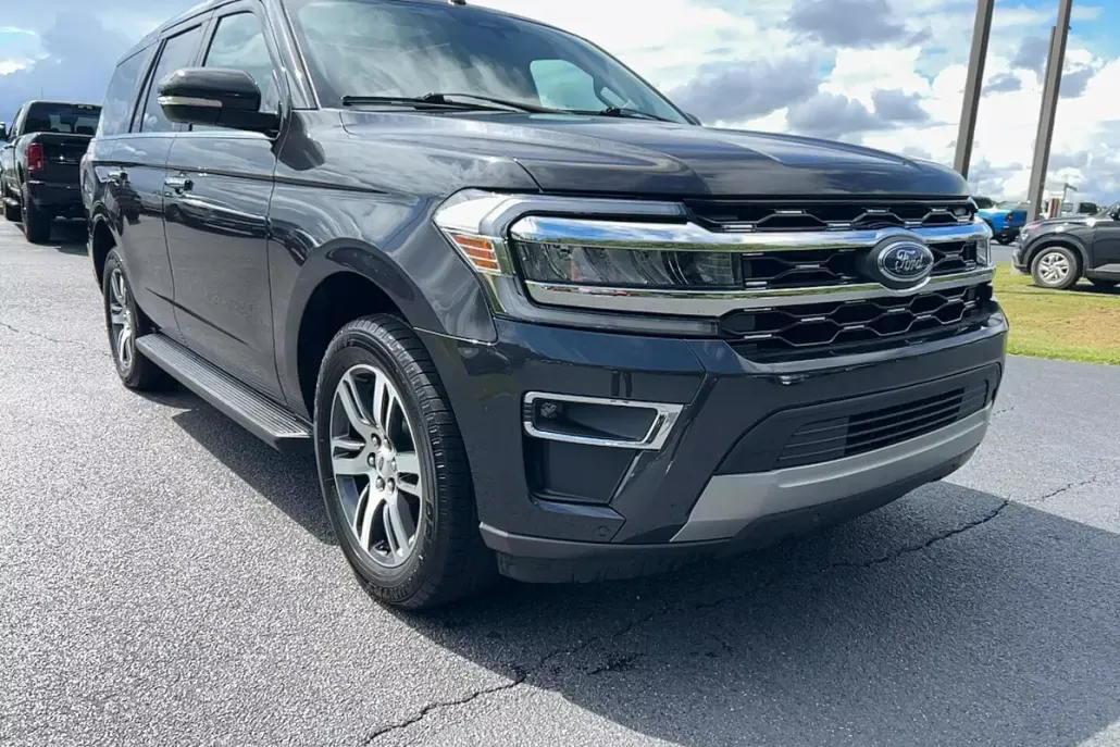 2024 Ford Expedition Limited photo 1