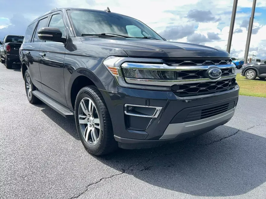 2024 Ford Expedition Limited photo 1