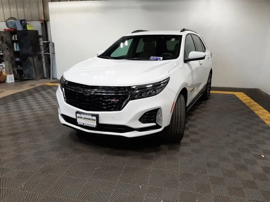 2022 Chevrolet Equinox RS photo 1