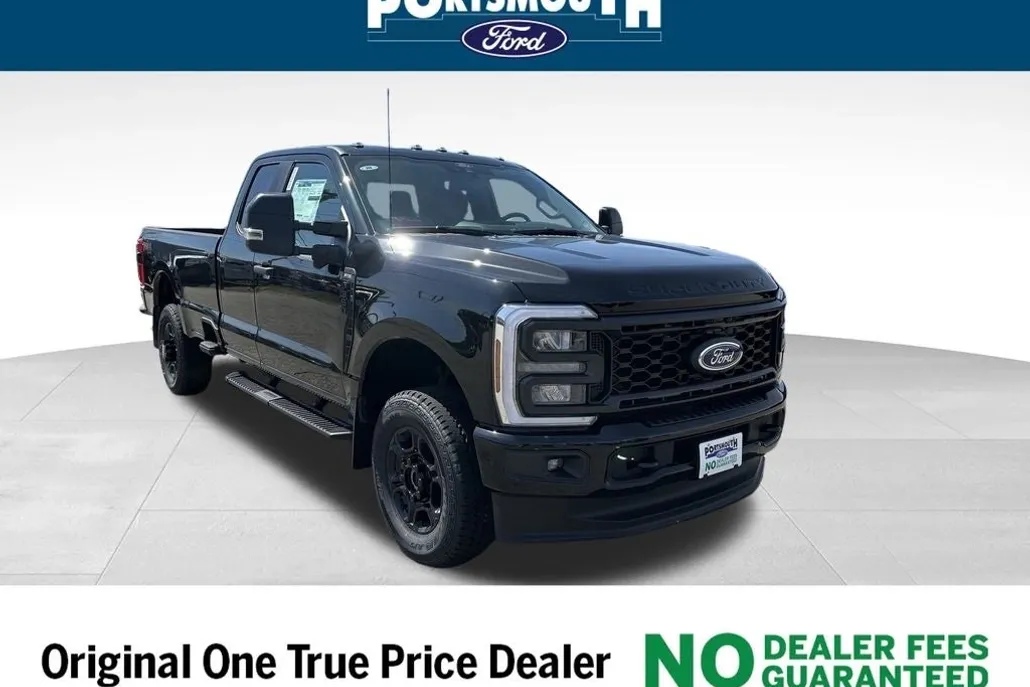 2025 Ford F-350 photo 1