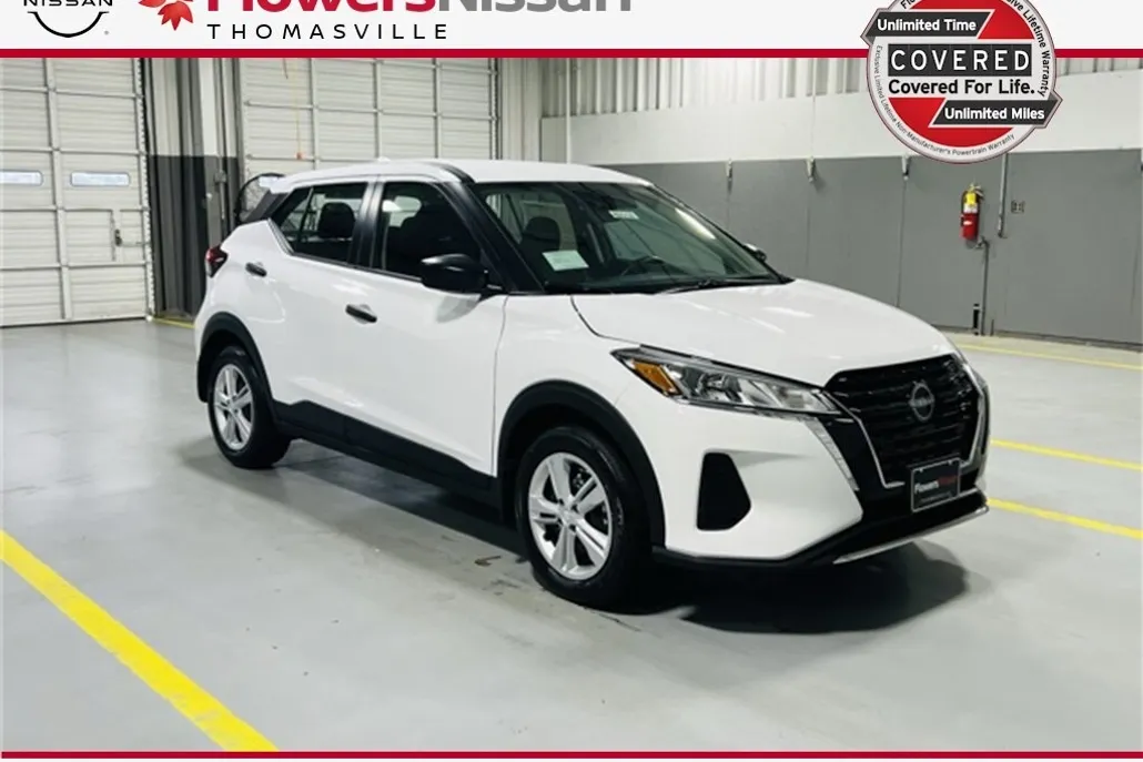 2025 Nissan Kicks Play S photo 1