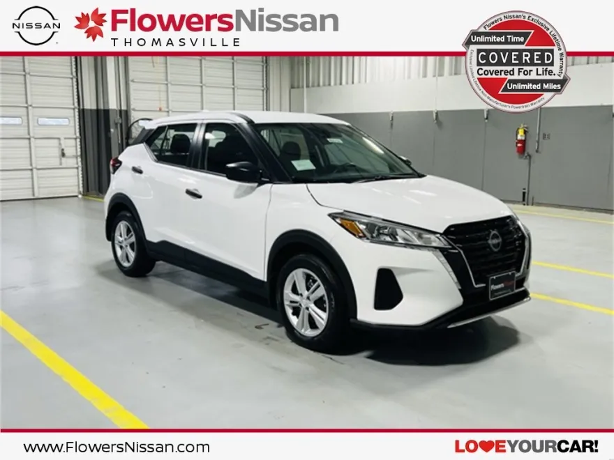2025 Nissan Kicks Play S photo 1