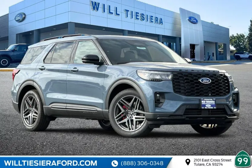2025 Ford Explorer ST-Line photo 1