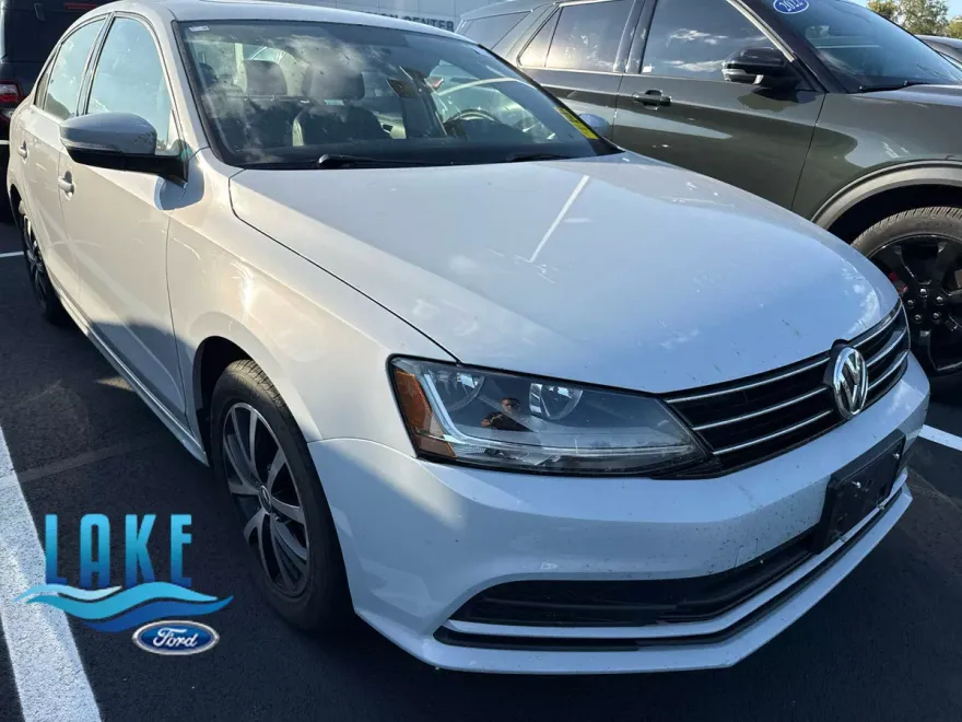 2017 Volkswagen Jetta 1.4T SE photo 1