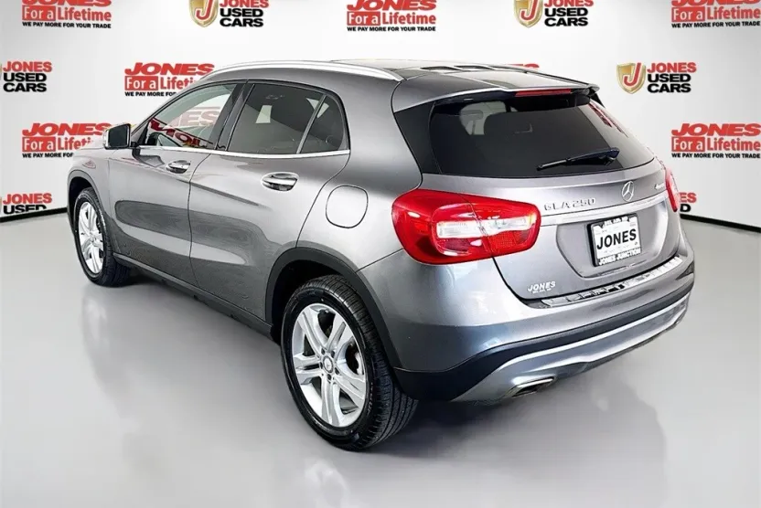 2017 Mercedes Benz GLA 250 4MATIC photo 1
