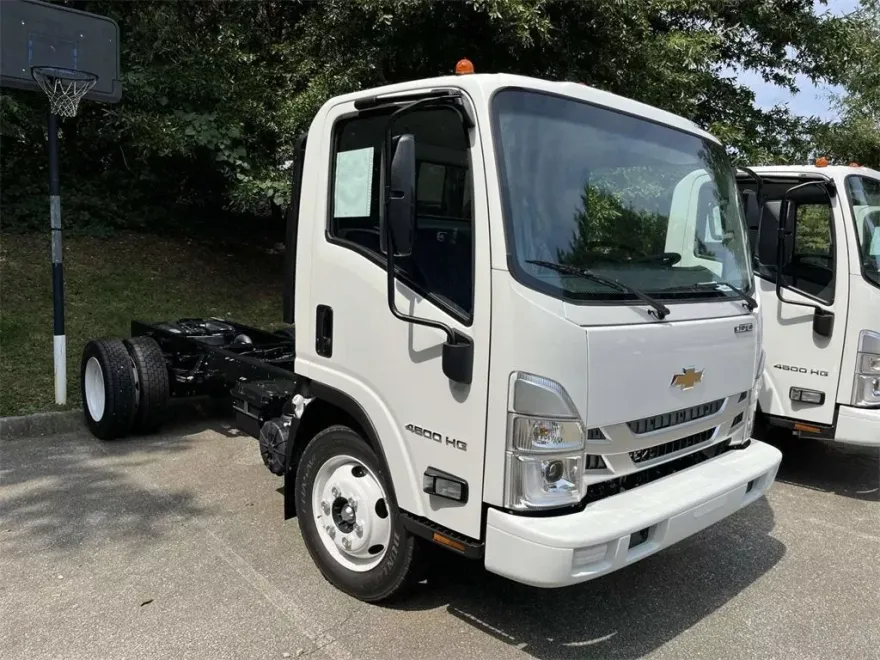 2025 Chevrolet Silverado 4500HD Base photo 1