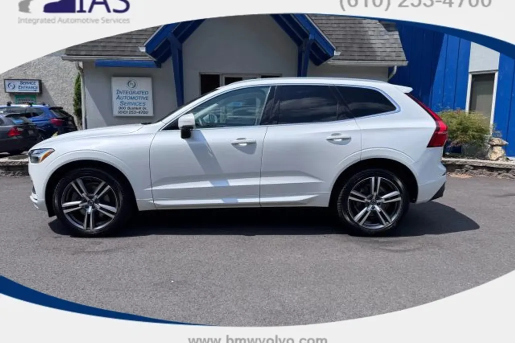2021 Volvo XC60 T5 Momentum photo 1