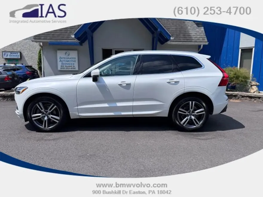 2021 Volvo XC60 T5 Momentum photo 1