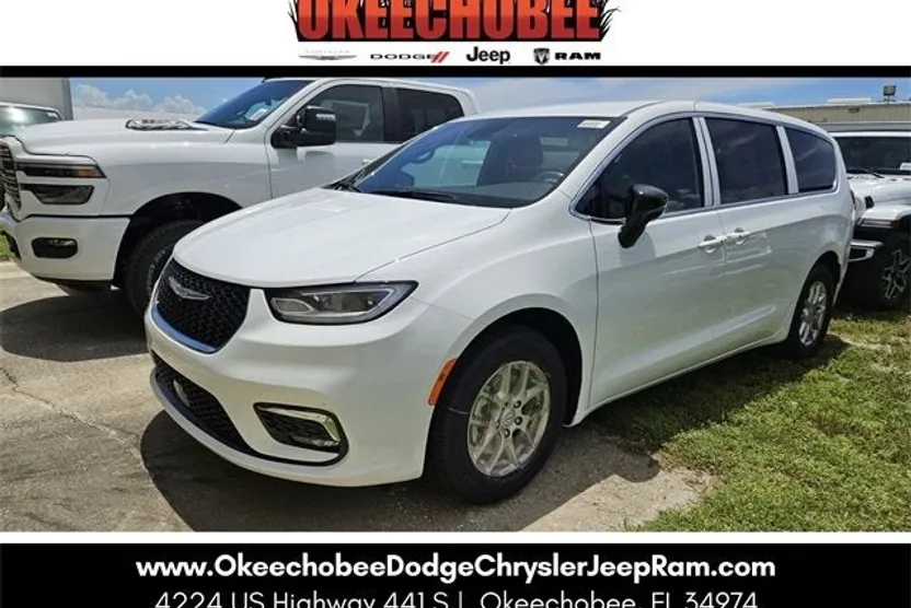 2025 Chrysler Pacifica photo 1