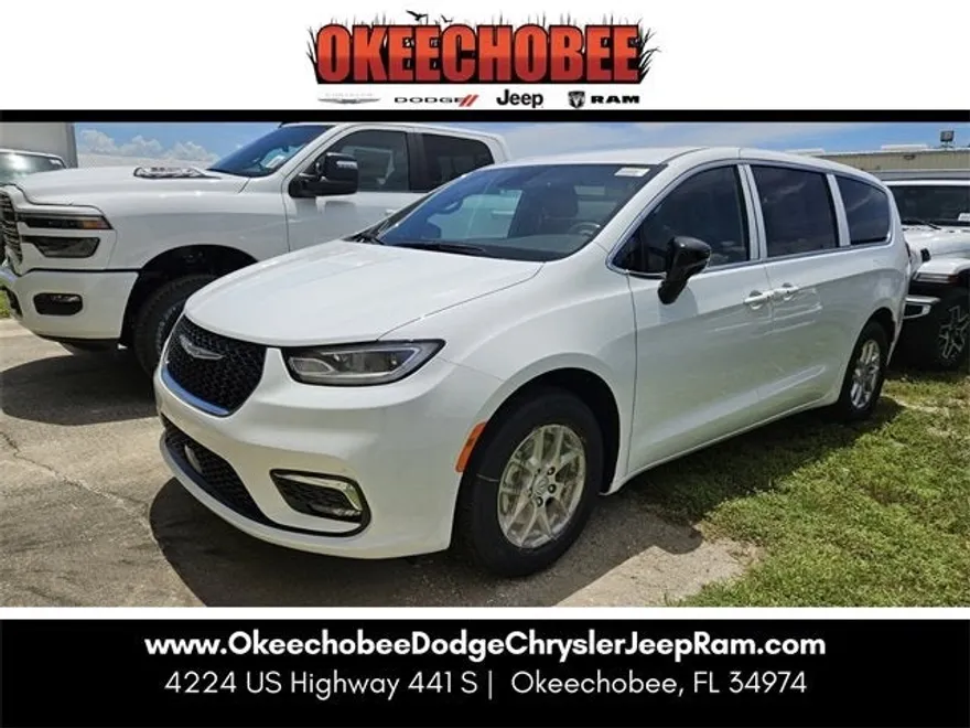 2025 Chrysler Pacifica photo 1