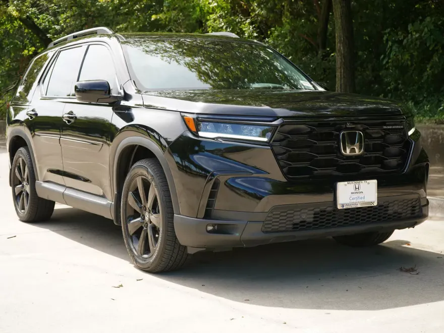 2025 Honda Pilot Black Edition photo 1