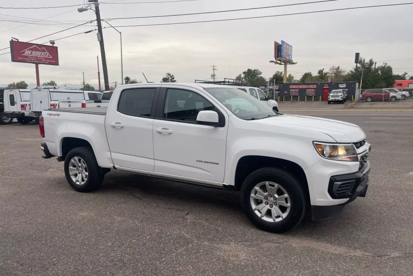 2022 Chevrolet Colorado LT photo 1